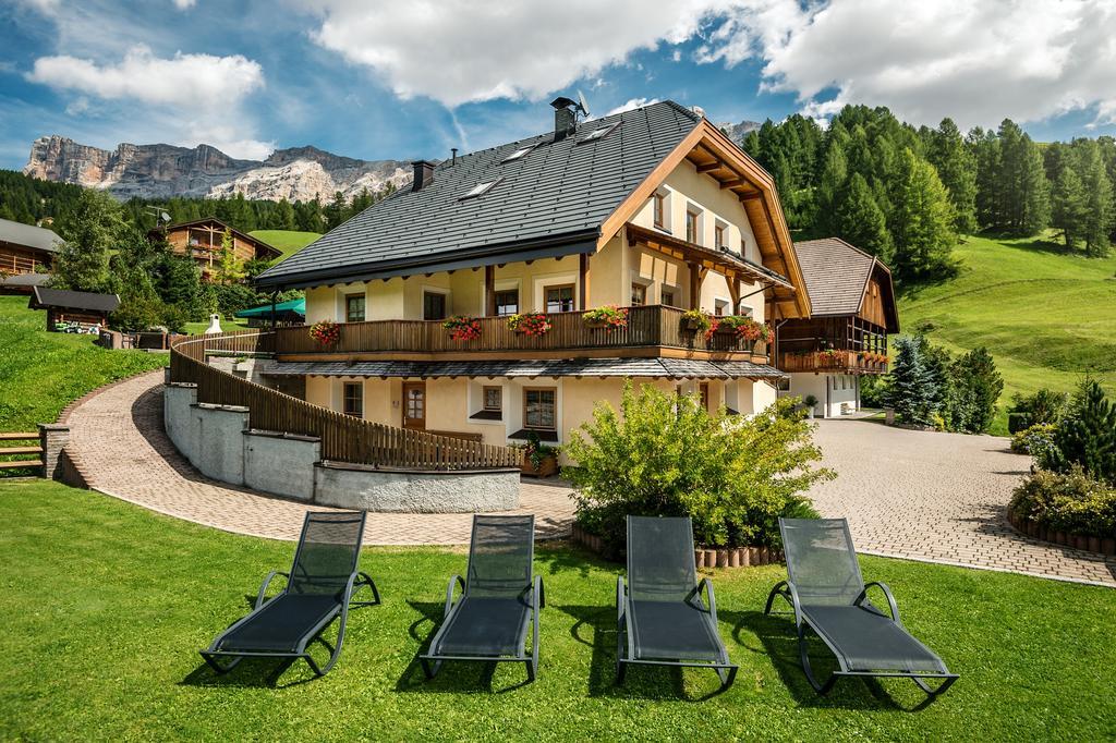 Taela Apartments San Cassiano  Εξωτερικό φωτογραφία