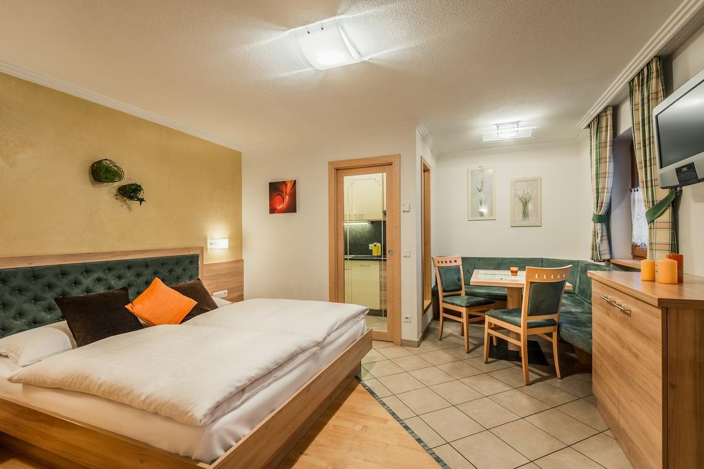 Taela Apartments San Cassiano  Εξωτερικό φωτογραφία